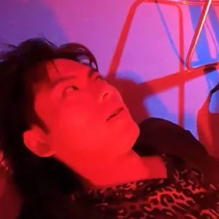 👀