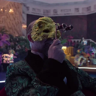 👑