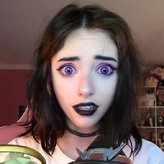 😨