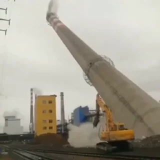 👷