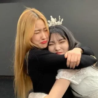 👩‍❤️‍💋‍👩