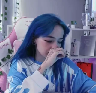 😭