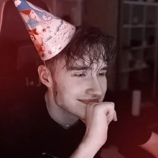 🥳