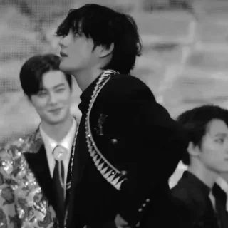 black taehyung @archmalls