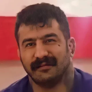 😭