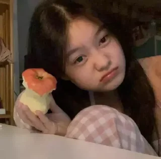 🤢