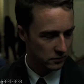 😠