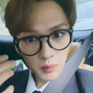 😘