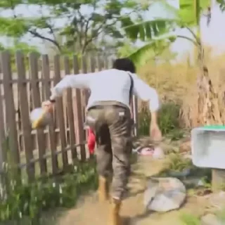 😢