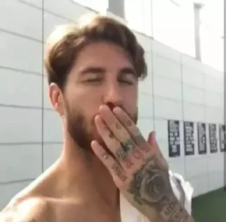 😘