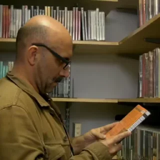 📚
