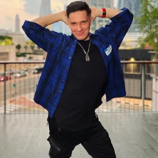 🕺
