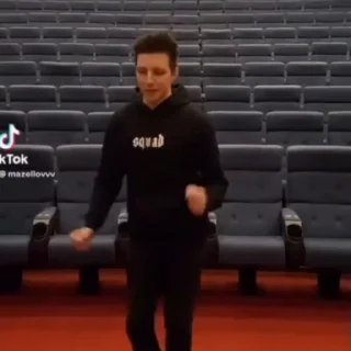 🕺
