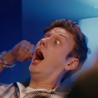 😱