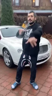 🕺
