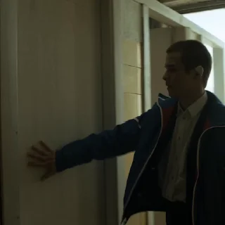 😠