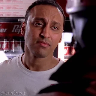 😠