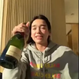 🍾