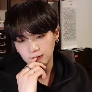 😔