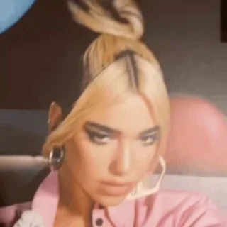 😈