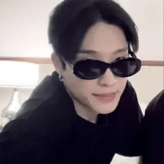 😎