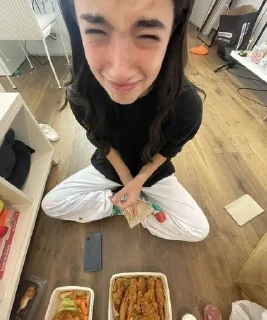 😭