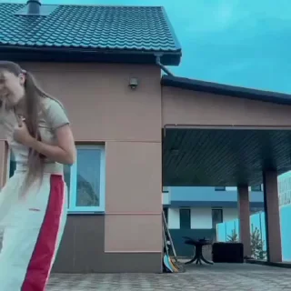 😖