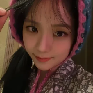 ★ jisoo ¡!  `  @atsukoy0q :: @fStikBot