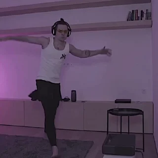 🕺