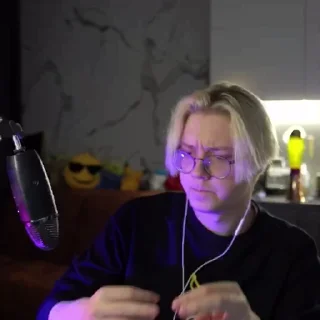 🥳