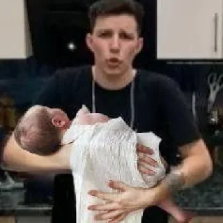 👶