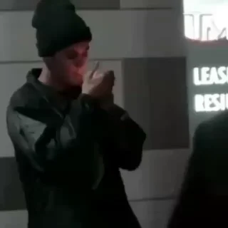 😐