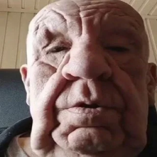 👴