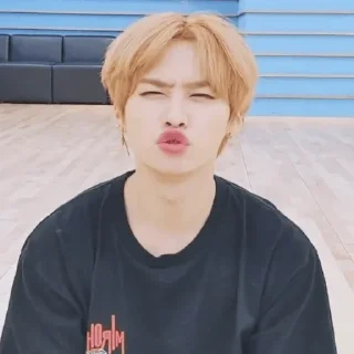😘