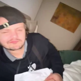 👀