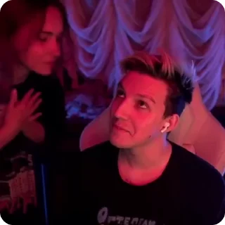 😘