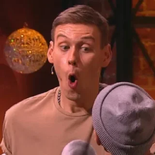 😮
