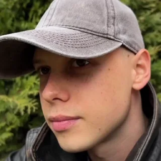 😡