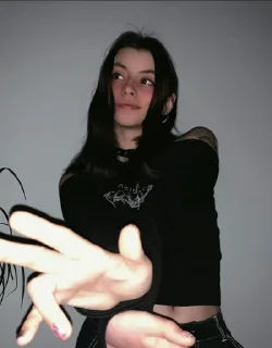 🥳