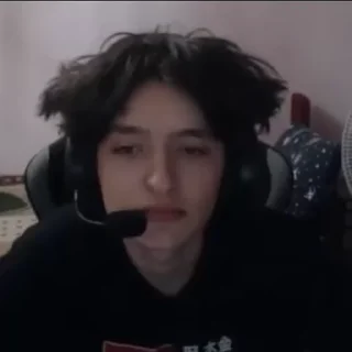 🤨