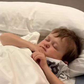 😴
