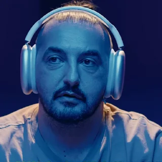 🤨