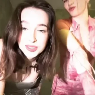 💋