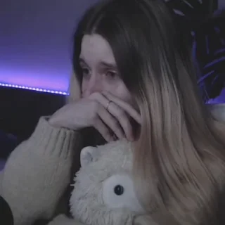 😭
