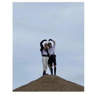 😝
