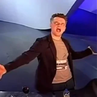 😧