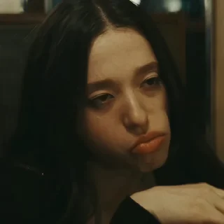 😑