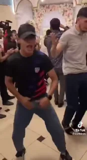 🕺