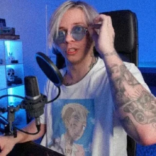 😶