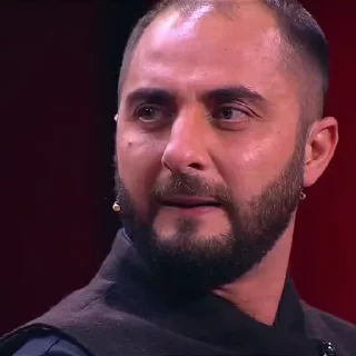 🤨